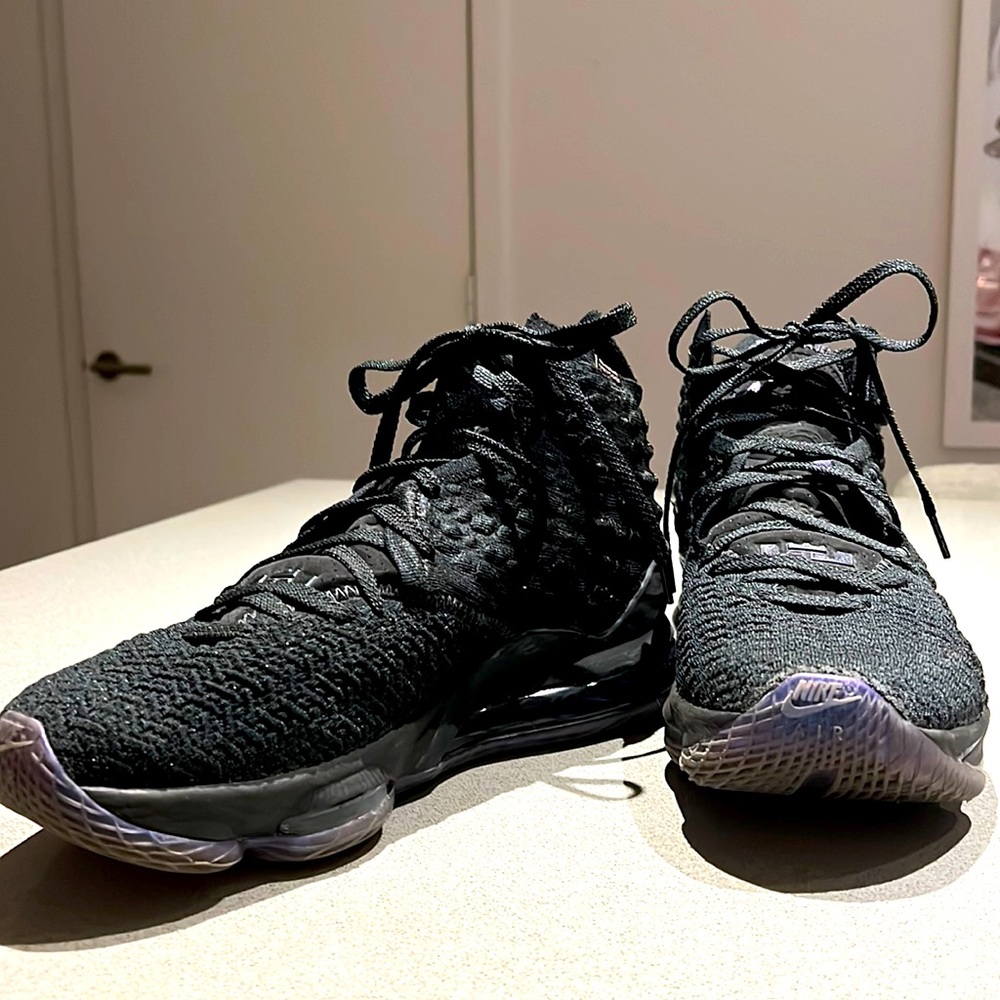 Nike Lebron 17 Knitposite Sneakers
